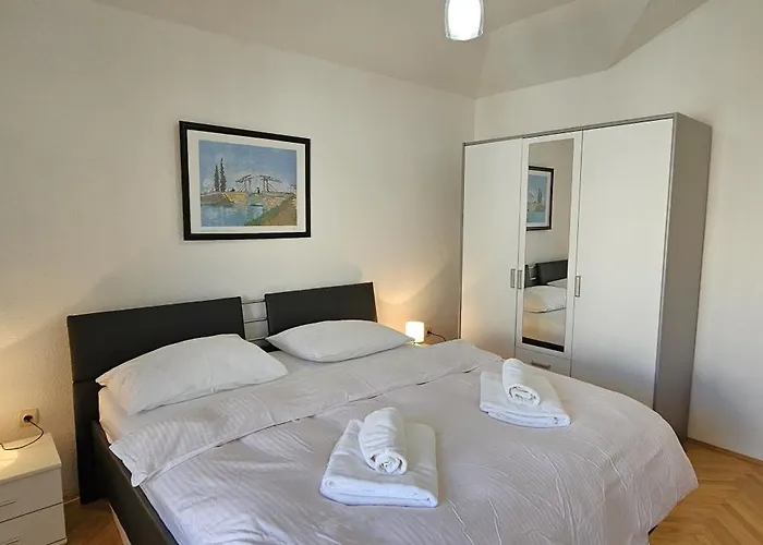 Appartement Spacious Seaview Apt, 250m To Beach, 4km To Trogir - *