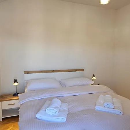 Spacious Seaview Apt, 250m To Beach, 4km To Trogir - Apartment