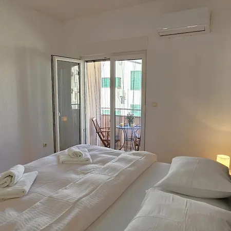 Spacious Seaview Apt, 250m To Beach, 4km To Trogir - Apartment