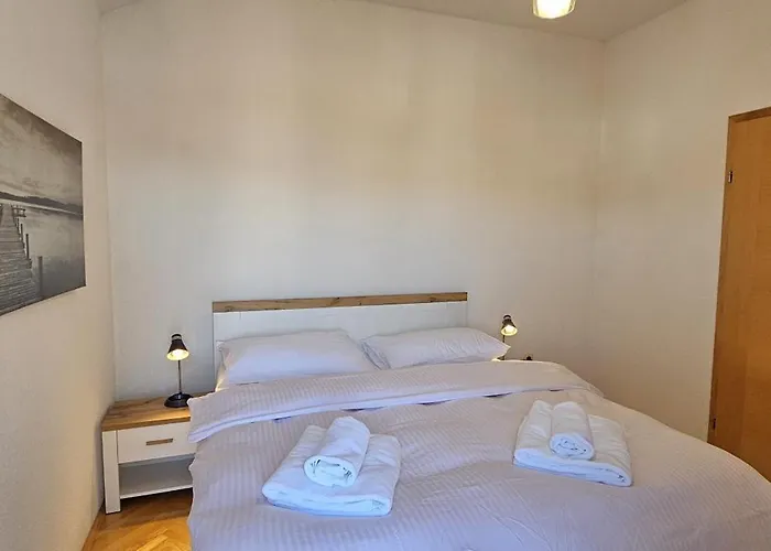 Spacious Seaview Apt, 250m To Beach, 4km To Trogir - Apartment